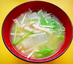 白菜とえのき水菜の味噌汁